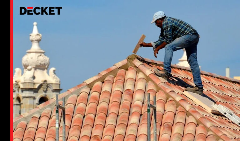 Dachdecker Aufgaben und Werkzeuge